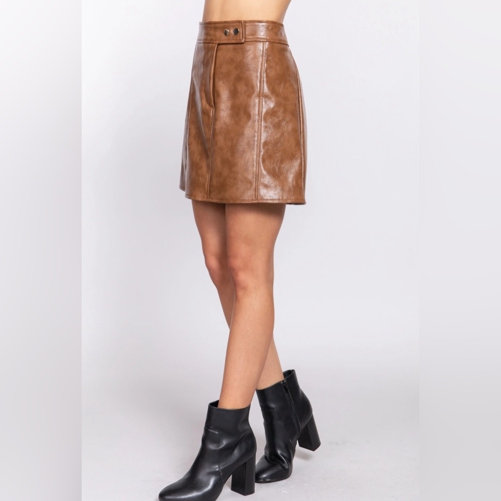 H&M Faux Leather Mini Skirt Size 8 USA